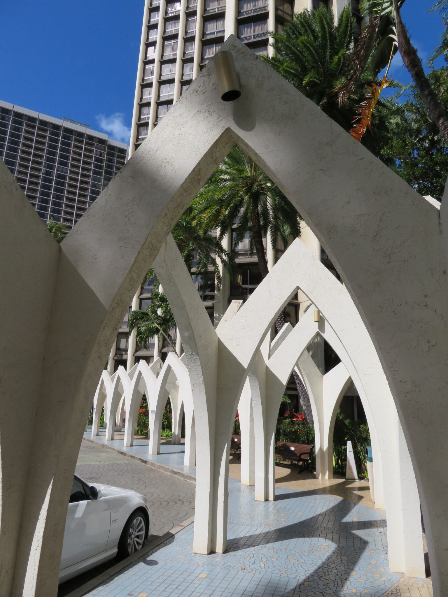 リリウオカラニ・ガーデン・アット・ワイキキ / Liliuokalani Gardens at Waikiki