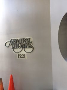 Admiral Thomasのロゴ