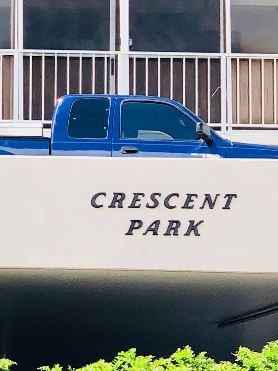 Crescent Parkのロゴ
