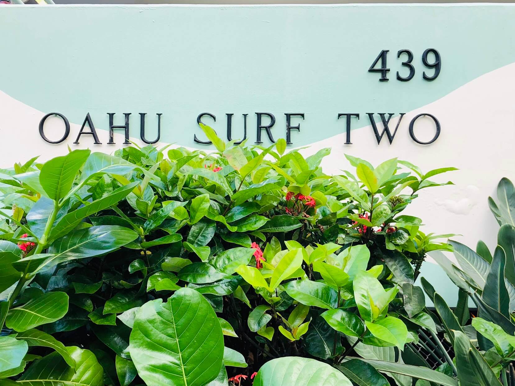 Oahu Surf Twoの看板