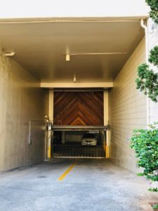 Royal Alohaの駐車場