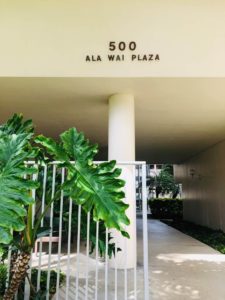 500 Ala Wai Plazaのエントランス
