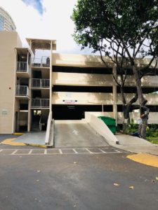 500 Ala Wai Plazaの駐車場