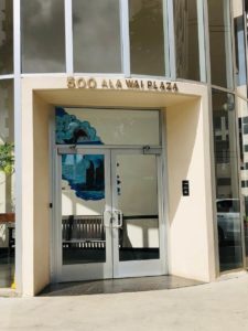 500 Ala Wai Plazaのエントランス