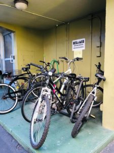 Ainahau Gardensの駐輪場