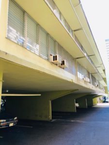 Ainahau Gardensの駐車場