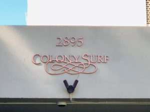 Colony Surfの看板