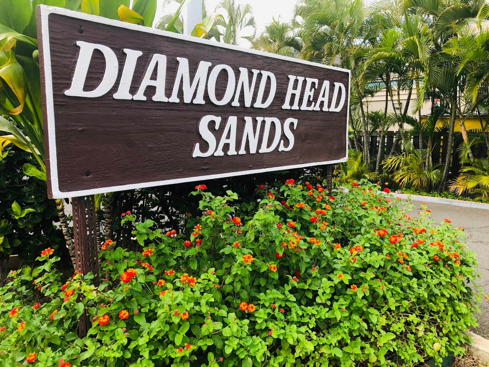 Diamond Head Sandsの看板