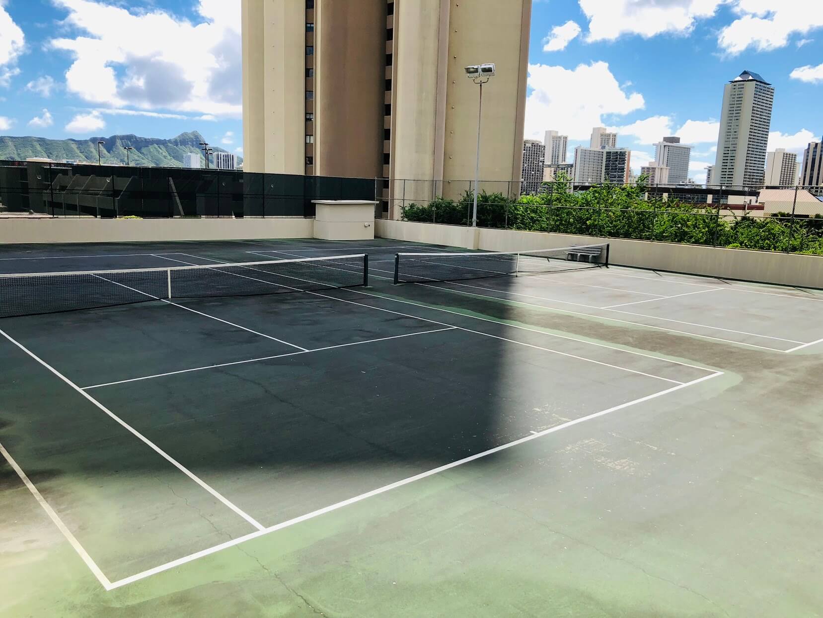 Iolani Court Plazaのテニス