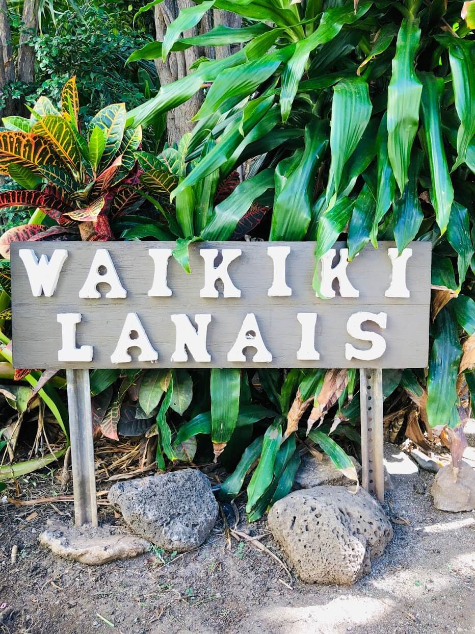 Waikiki Lanaisの看板