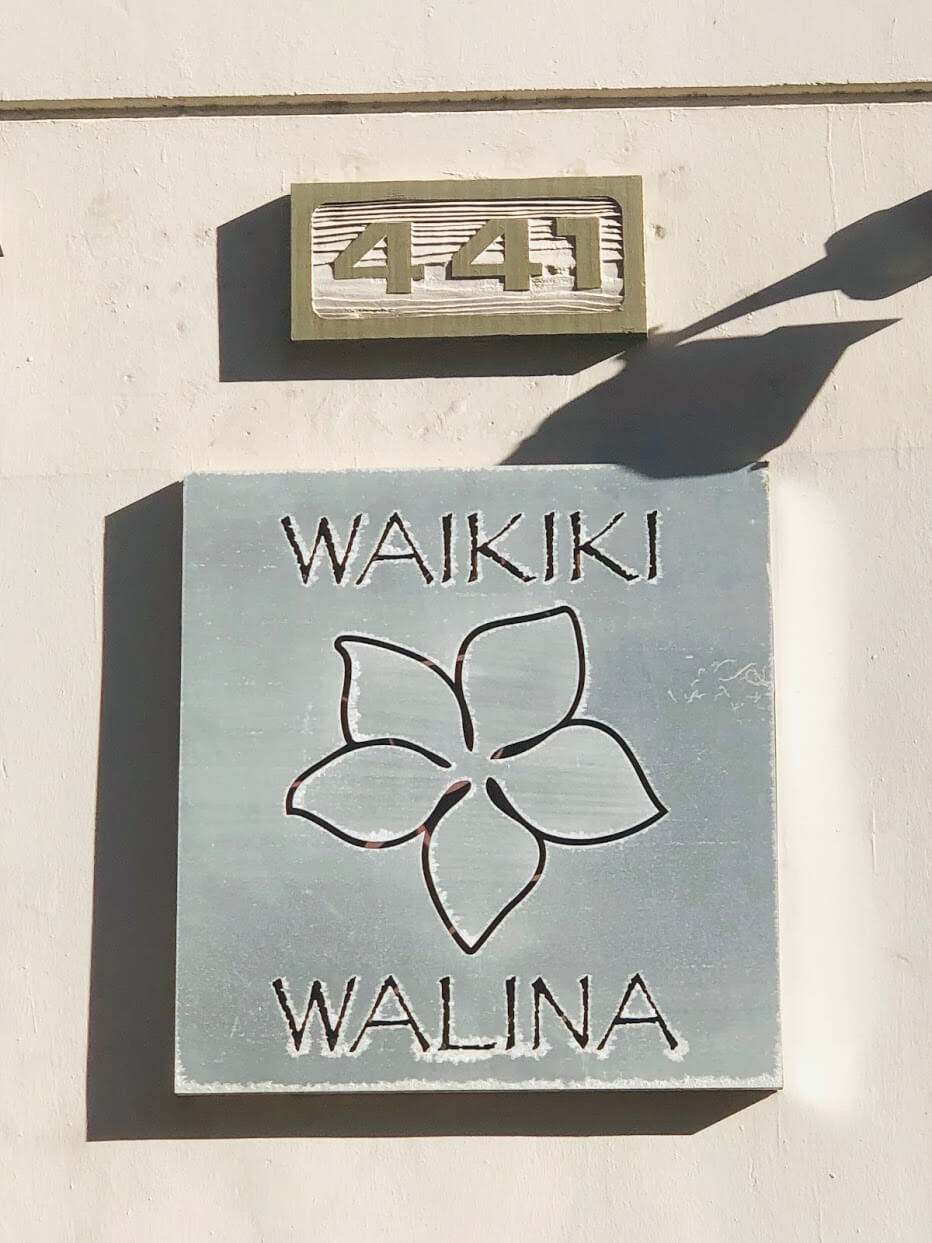 Walina Apartmentsの看板