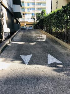 Walina Apartmentsの駐車場