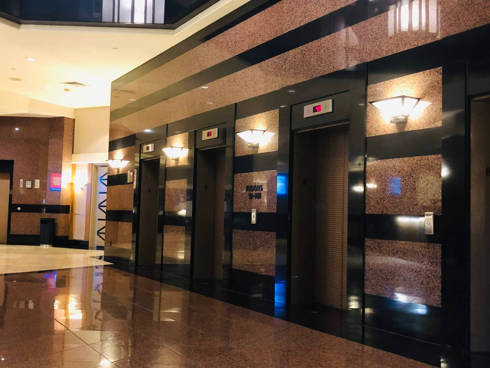 the Executive Centre Hotelのエレベーター