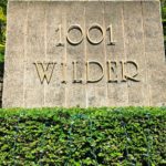 1001 Wilderの看板