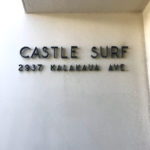 Castle Surf Apartmentsの看板