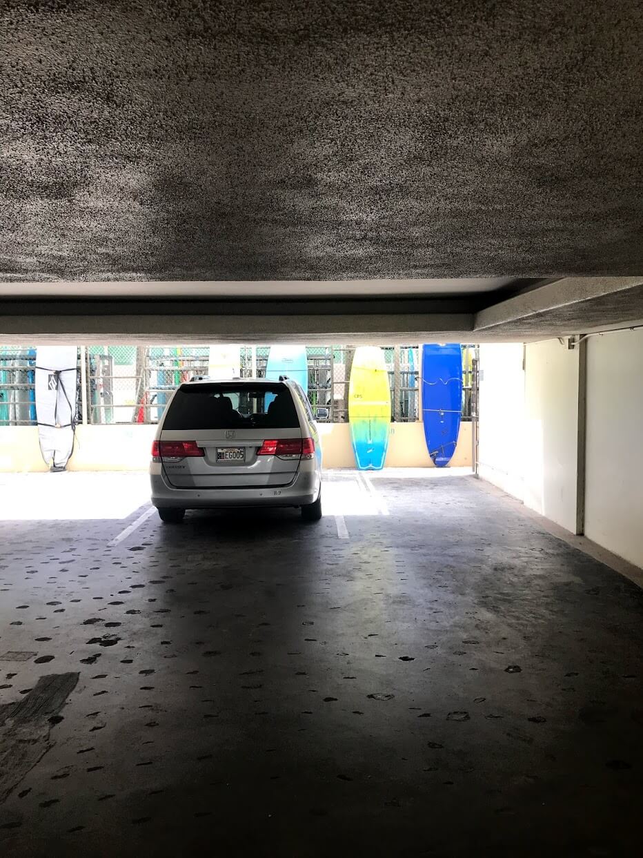 ColonySurfの駐車場