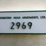Diamond Head Apartmentの看板