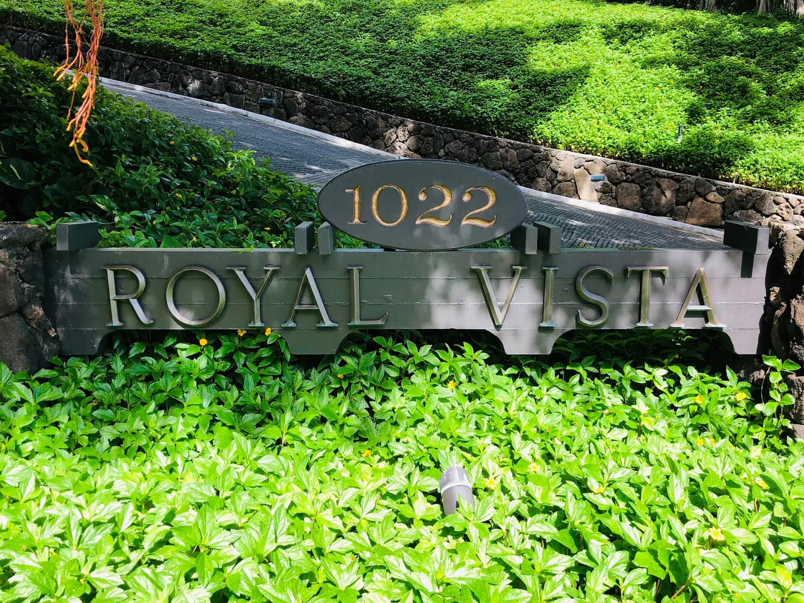 Royal Vistaの看板