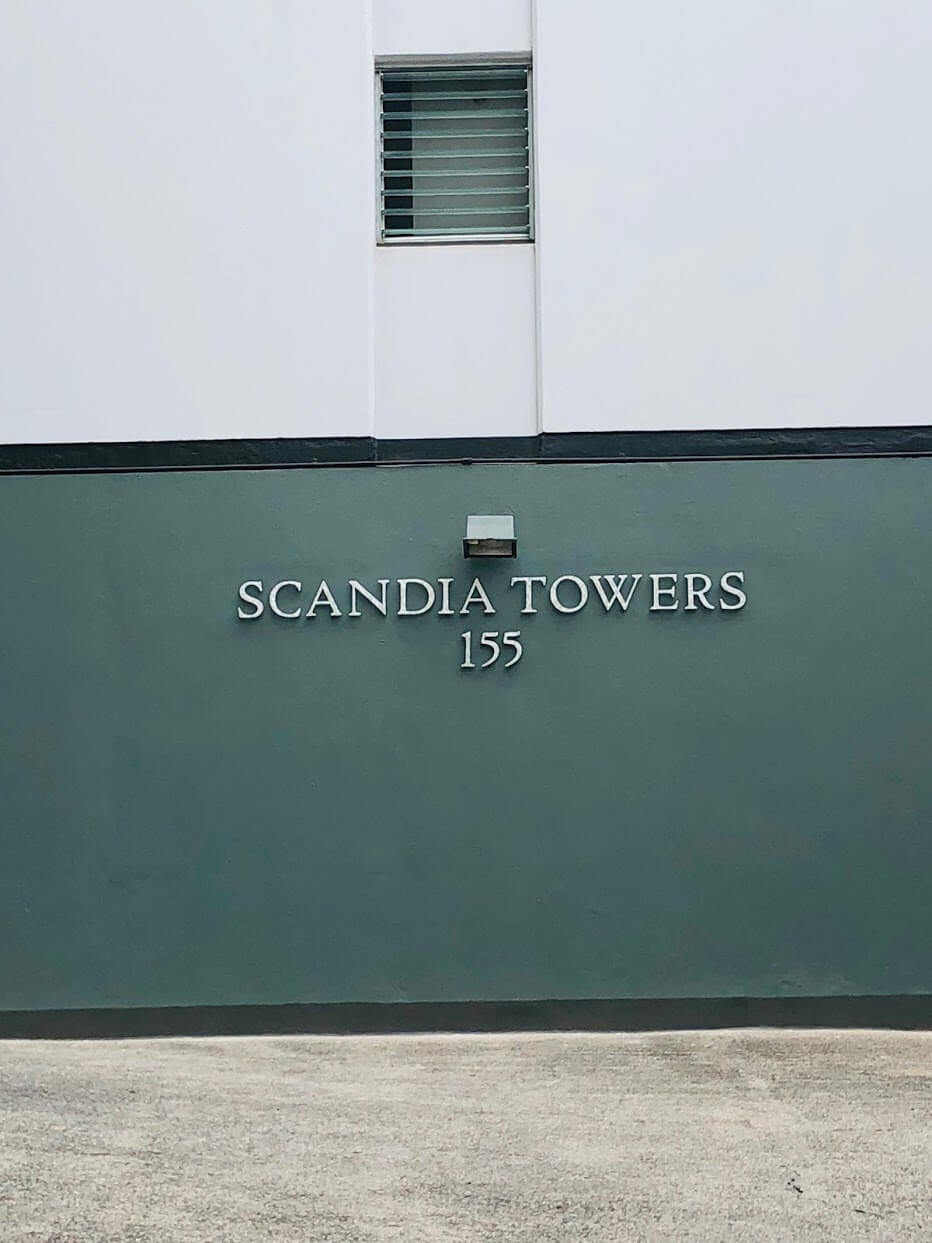 ScandiaTowersの看板