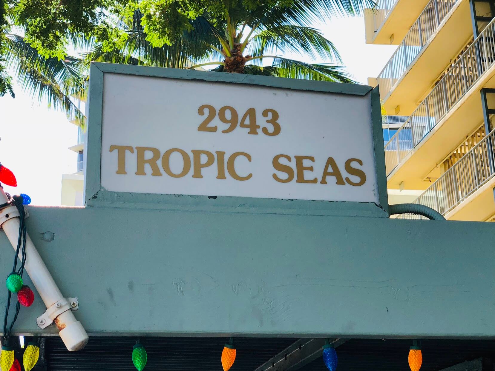 Tropic Seas 2943の看板